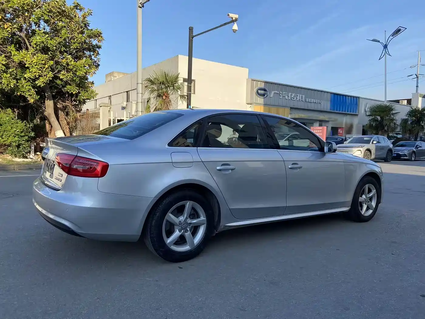Audi A4L 2013 35 TFSI Automatic Comfort фото 4