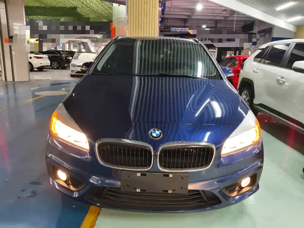 BMW 2 Series Touring 2016 218i Fashion Model фото 3
