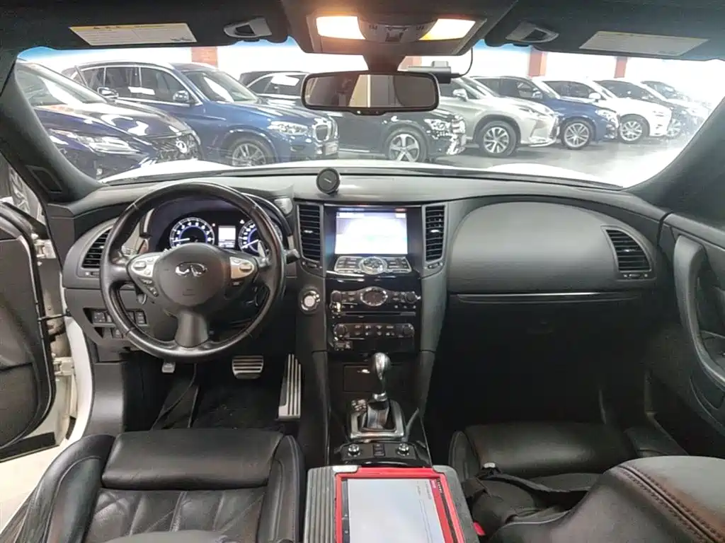 Infiniti QX70 2018 2015 Model 3.7L Shadow Edition
