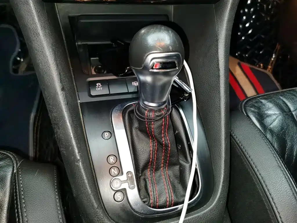 Volkswagen Golf (Import) 2013 2.0TSI GTI Convertible фото 7