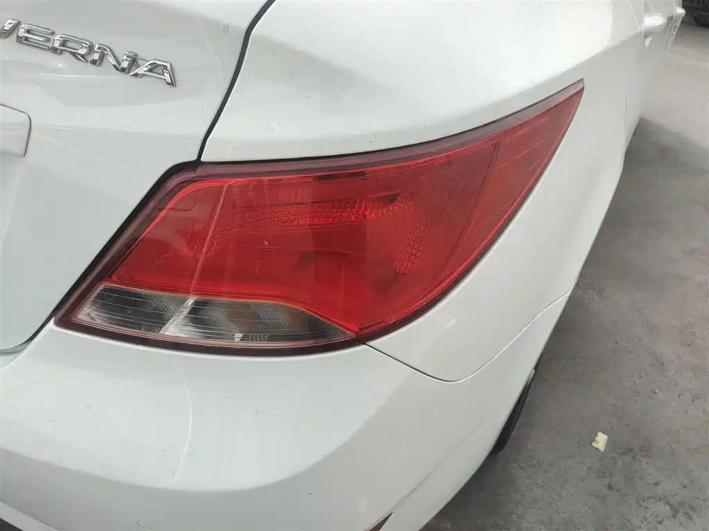 Hyundai Verna 2014 1.4L Automatic Smart GLS фото 8