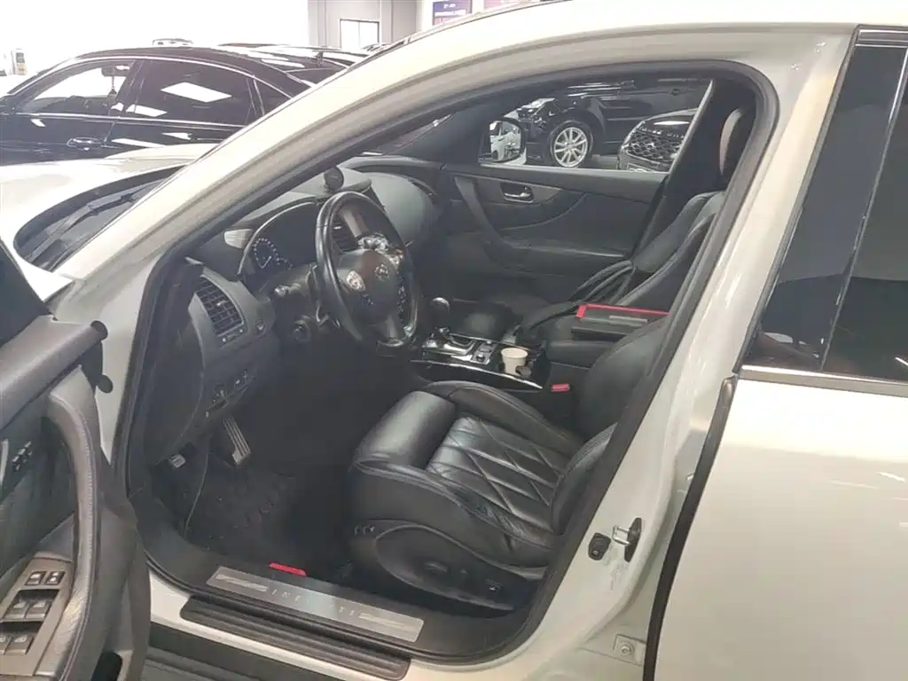 Infiniti QX70 2018 2015 Model 3.7L Shadow Edition