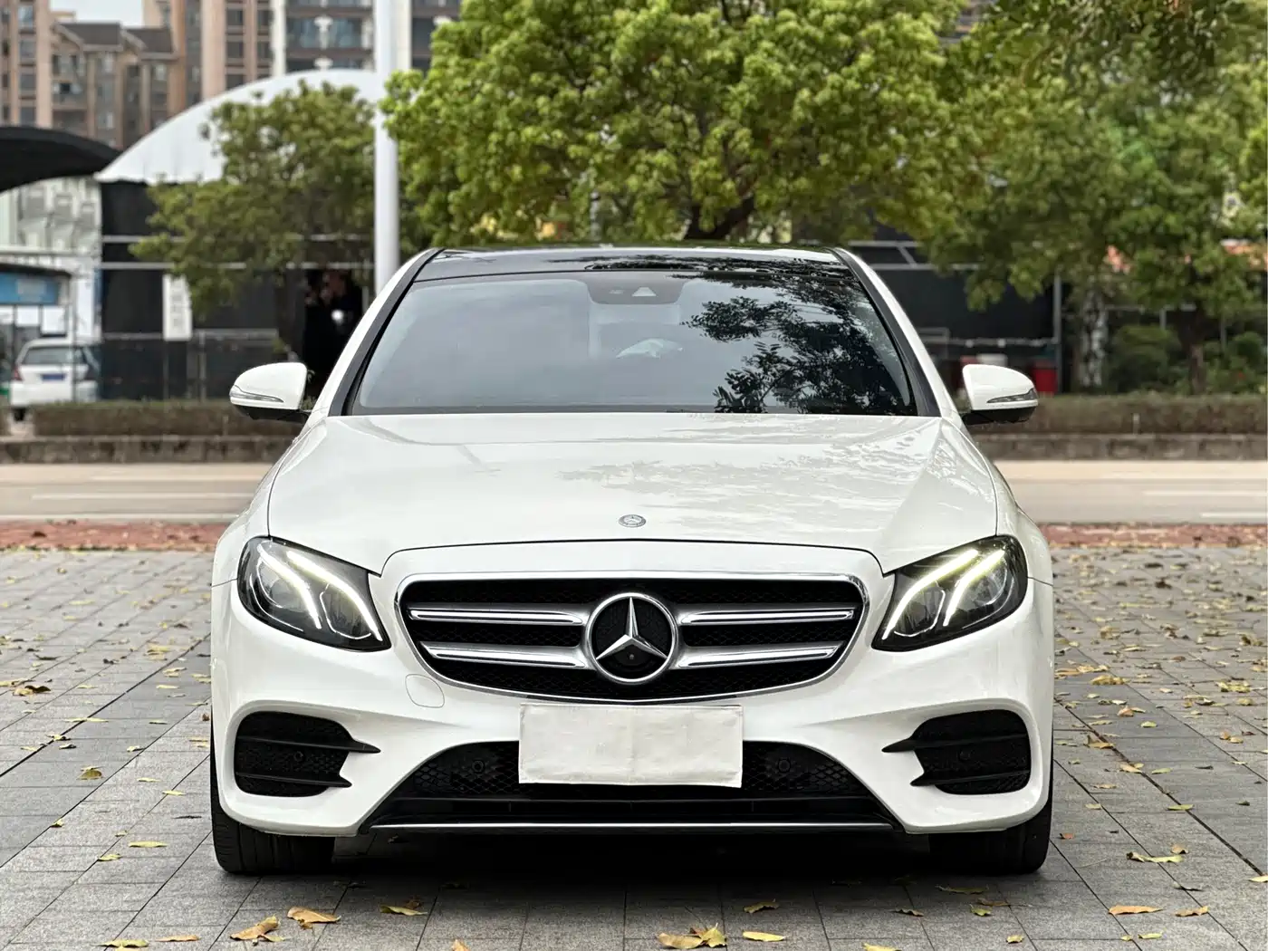 Mercedes-Benz E-Class 2016 E 200 L Sport Type фото 5