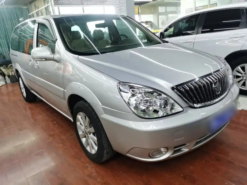 Фото 4 - Buick GL8