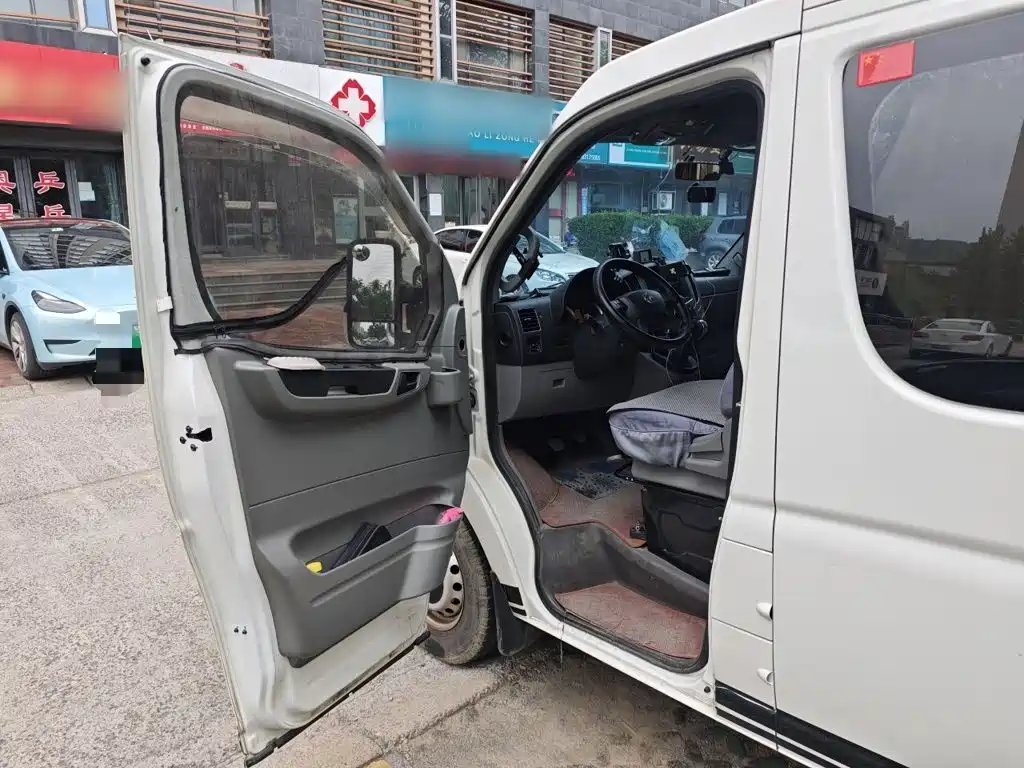 Dongfeng Yufeng Yufeng 2020 2020 2.3T Economy Logistics Vehicle Short Wheelbase Low Roof 5-9 Seats WP2.3