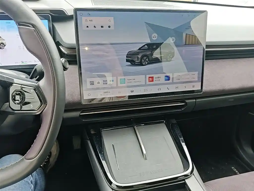 Lynk & Co 08 EM-P 2023 220km Time Limited Edition фото 13