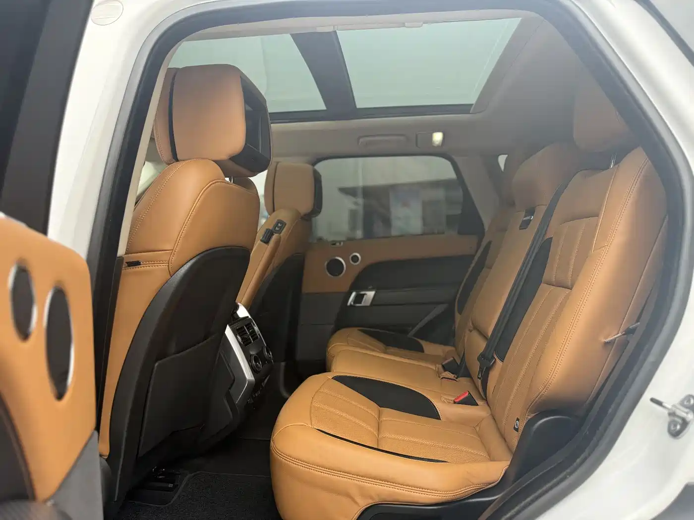 Land Rover Range Rover Sport 2022 3.0 L6 Gloss Black Edition фото 8