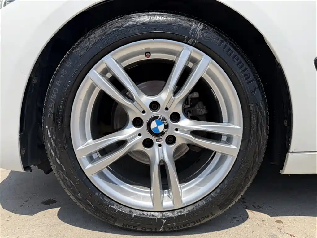 BMW 3 Series GT 2018 320i M Sport фото 24