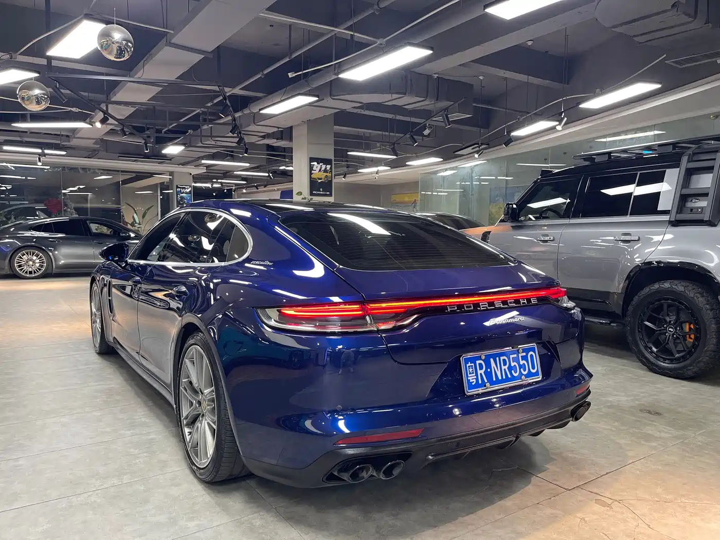 Porsche Panamera 2022 Panamera Executive Long Wheelbase 2.9T фото 4