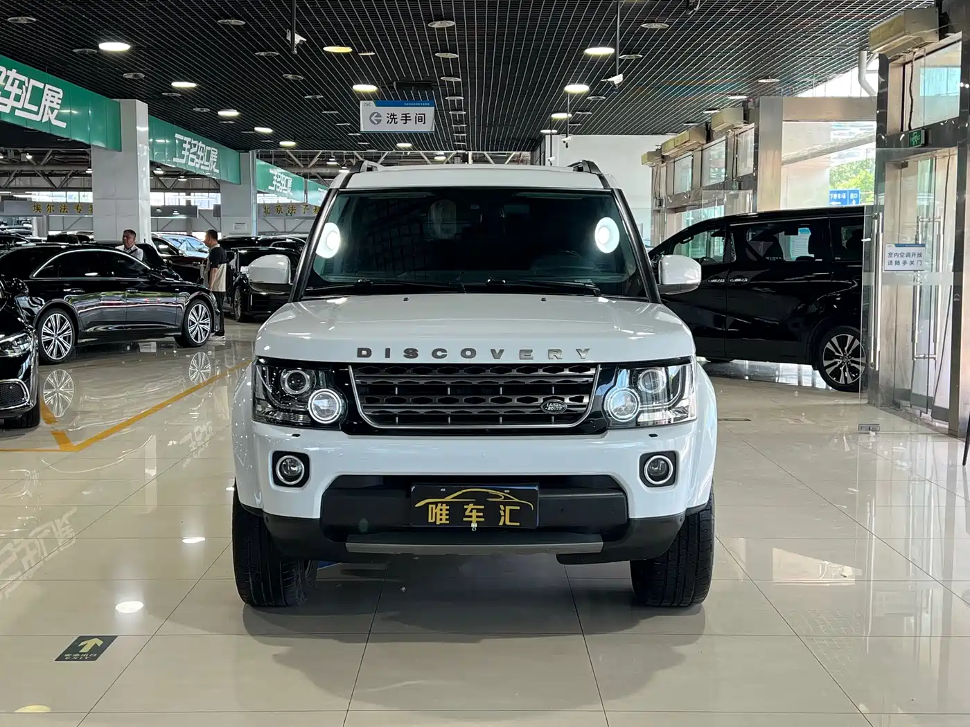 Land Rover Discovery 2016 3.0 SC Gloss Black Collector's Edition HSE фото 2