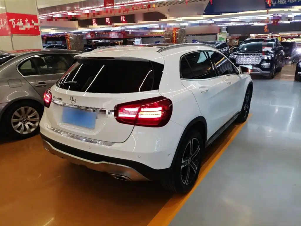 Mercedes-Benz GLA 2018 GLA 200 Fashion фото 5