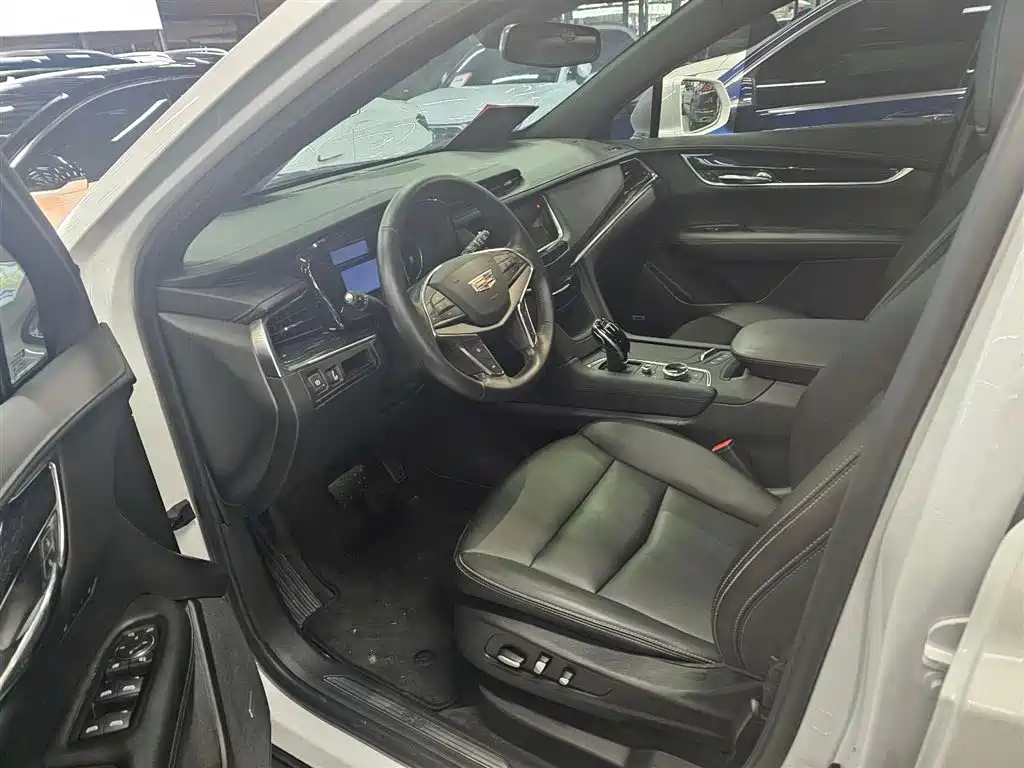 CADILLAC XT5