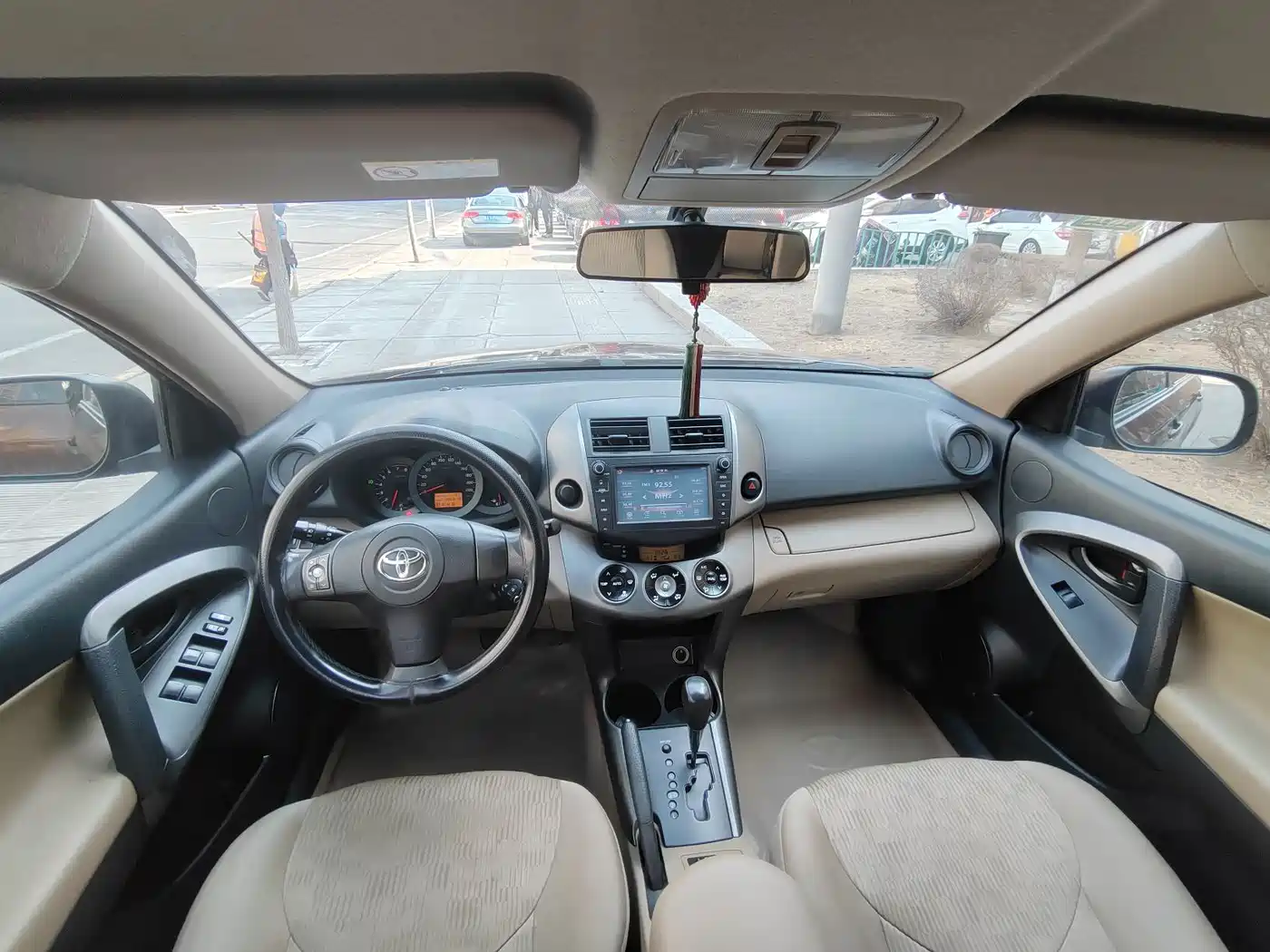 Toyota RAV4 Rongfang 2011 2.0L Automatic Luxury Edition фото 8