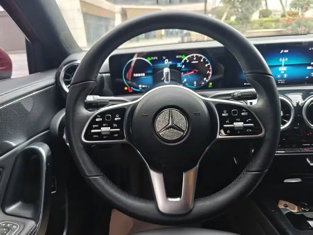 Mercedes-Benz A-Class 2021 A 200 L Sport Sedan Dynamic Type фото 11