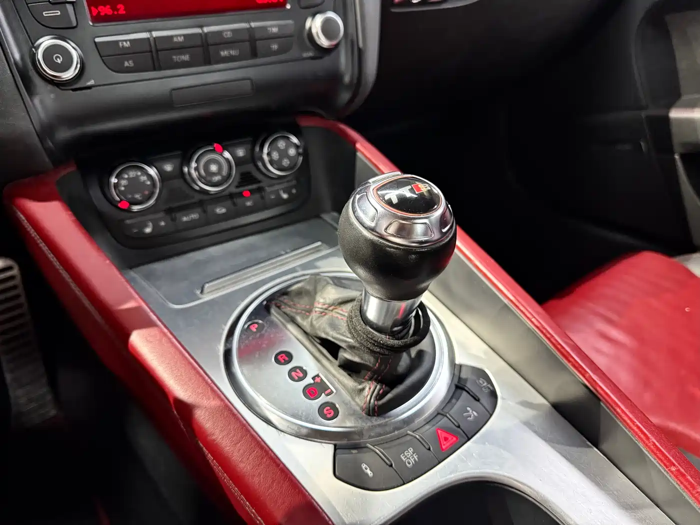 Audi TTS 2008 Model TTS Coupe 2.0TFSI quattro фото 17