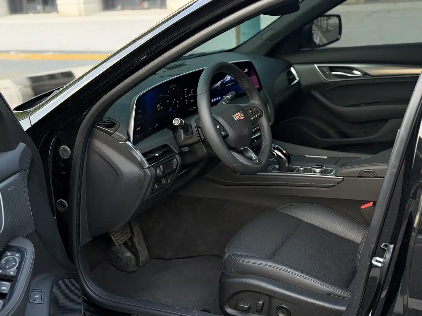 Cadillac CT5 2026 2025 Model 28T Urban Sport Edition
