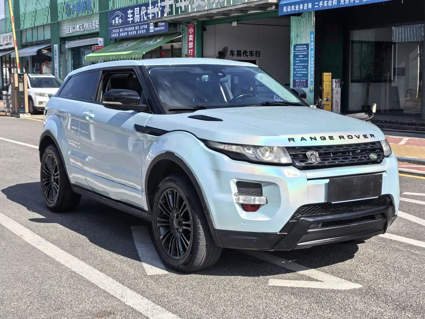 Land Rover Range Rover Evoque (Import) 2012 2.0T 3-door Premium Edition фото 18