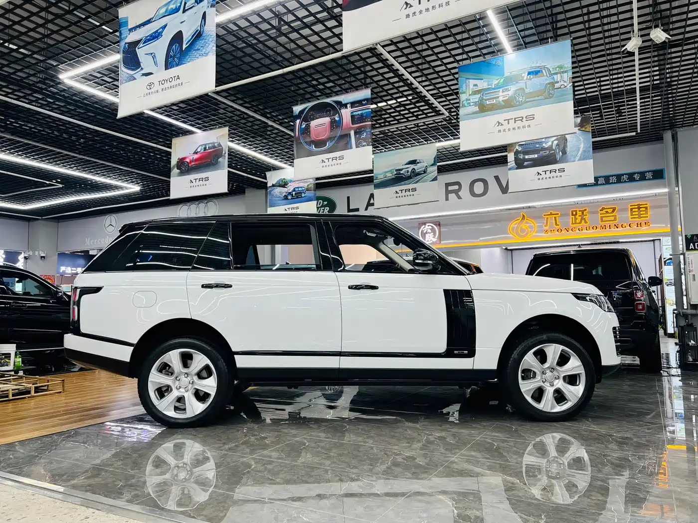 Land Rover Range Rover 2019 3.0 SC V6 Heritage Extended Edition фото 5