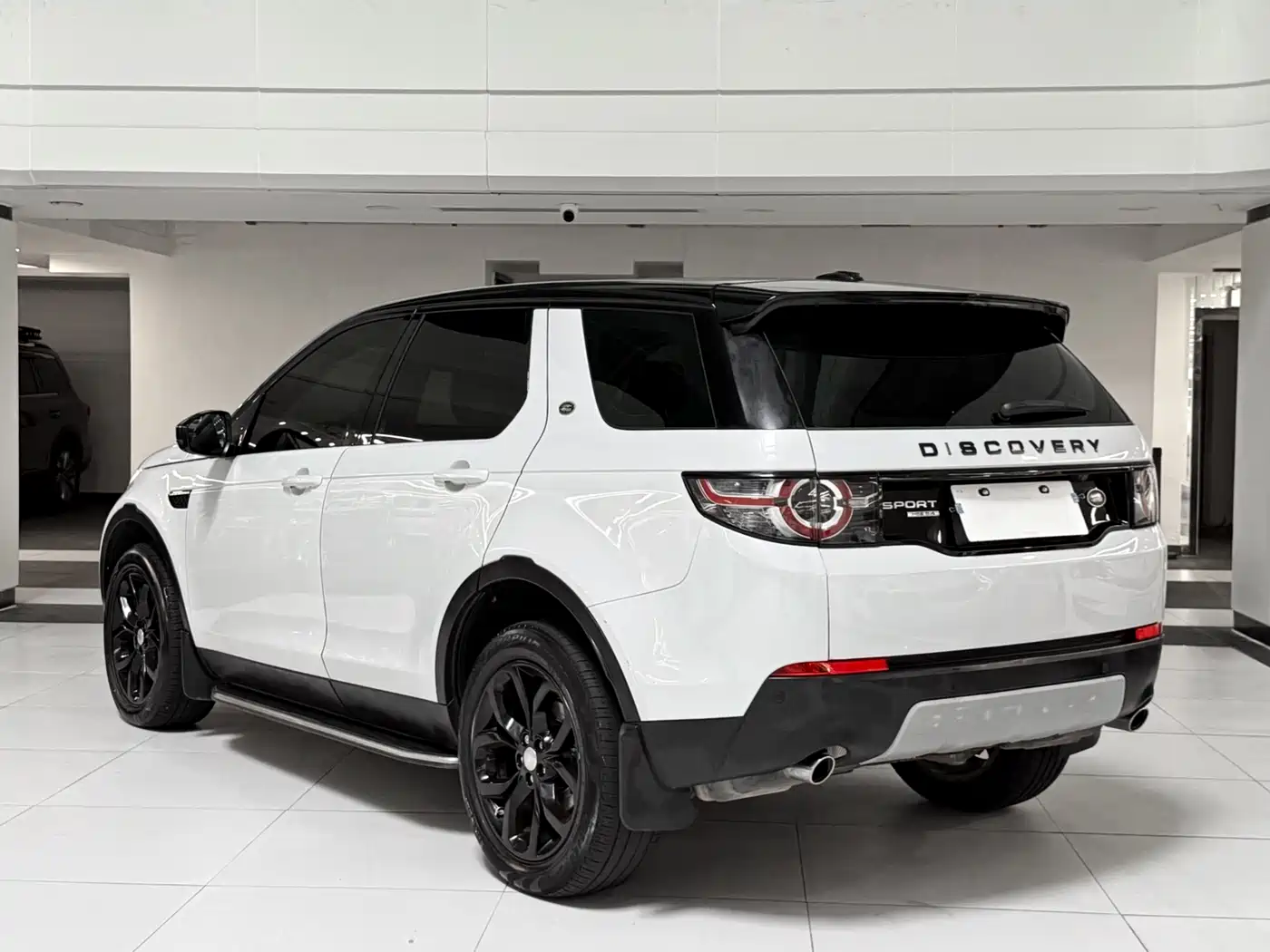 Land Rover Discovery Sport 2016 2.0T HSE фото 12