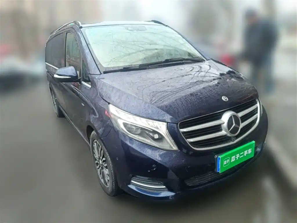 Mercedes-Benz V-Class 2017 Model V 260 L Premium Extended Edition фото 24