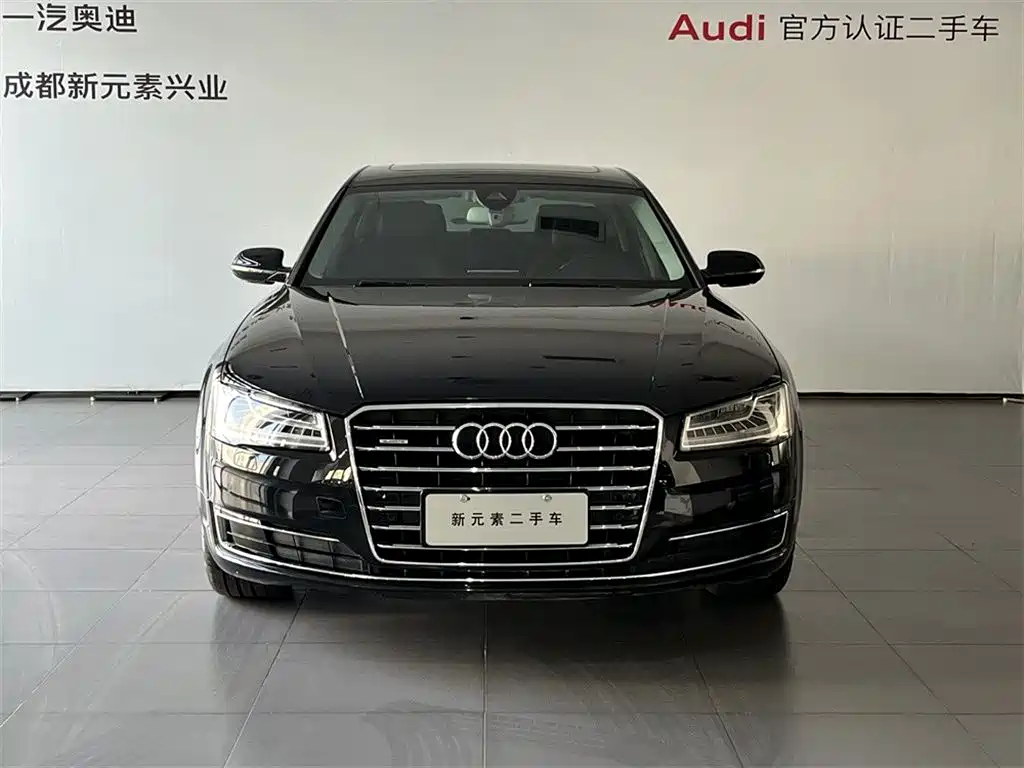 Audi A8 2017 A8L 40 TFSI Comfort фото 2