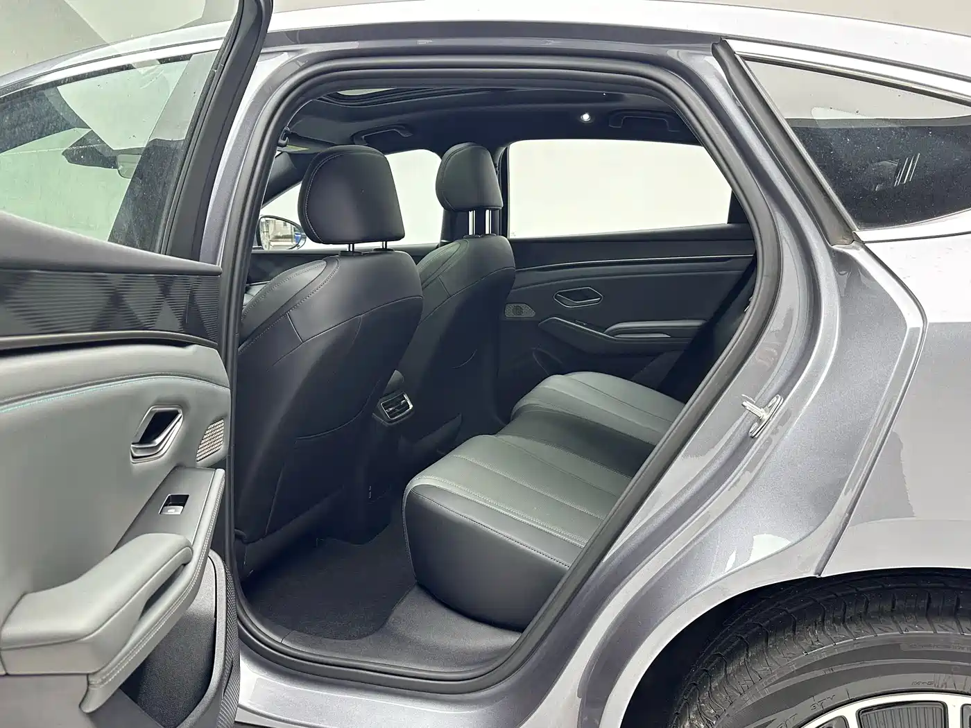 BYD Qin L 2025 DM-i Smart Drive Edition 120KM Surpassing фото 12