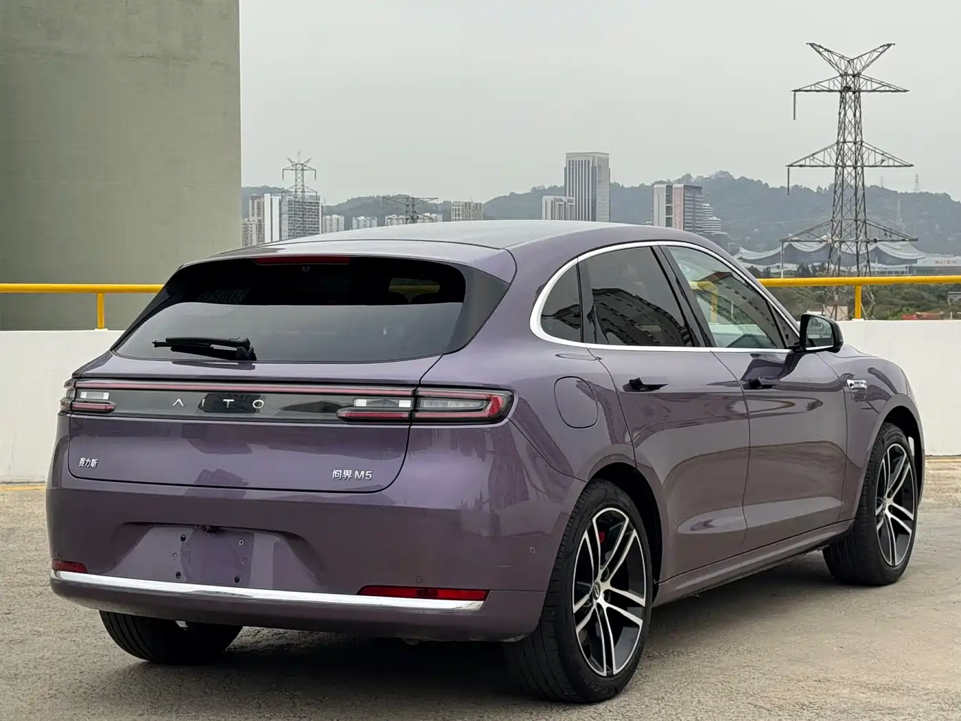 AITO Wenjie AITO M5 2025 Extended Range Ultra AWD фото 12
