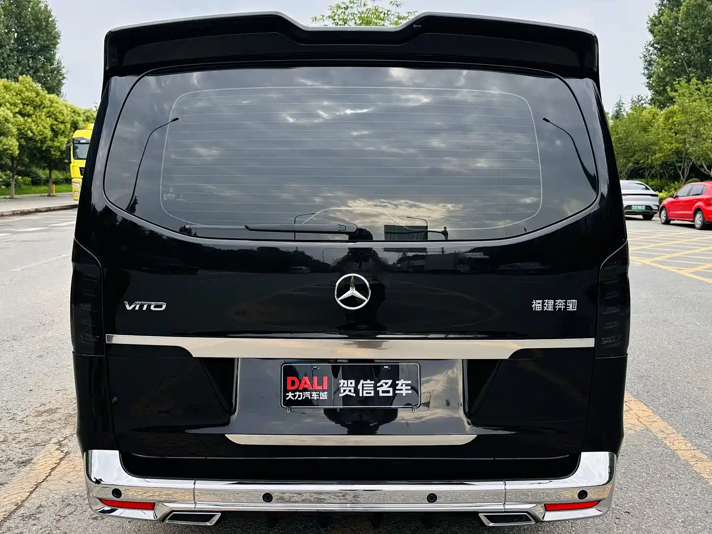Mercedes-Benz Vito 2023 2.0T Business 7-Seater фото 19