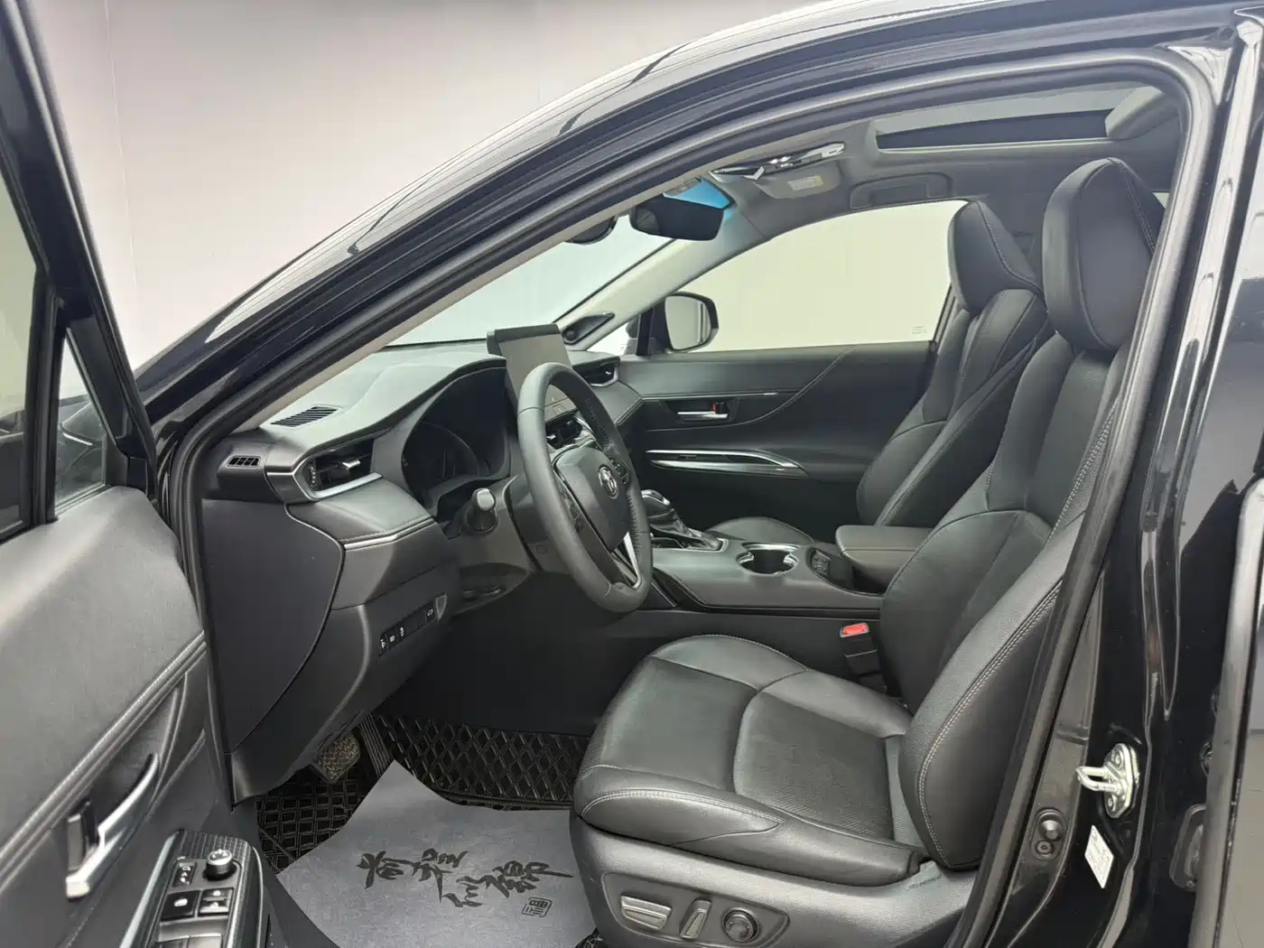 Toyota Venza 2022 2.0L CVT 2WD Premium фото 7