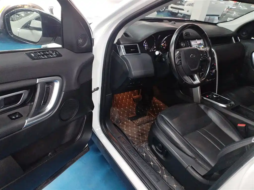 Land Rover Discovery Sport 2018 240PS HSE Edition фото 12