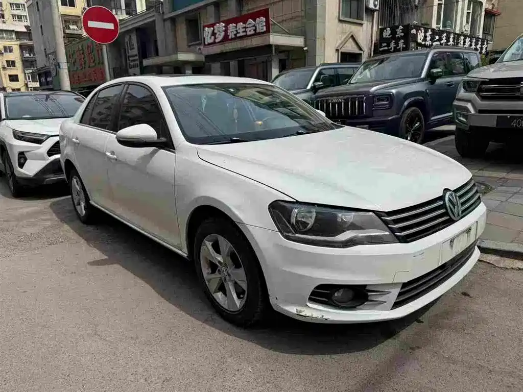 Volkswagen Bora 2014 1.6L Automatic Comfort Edition фото 2