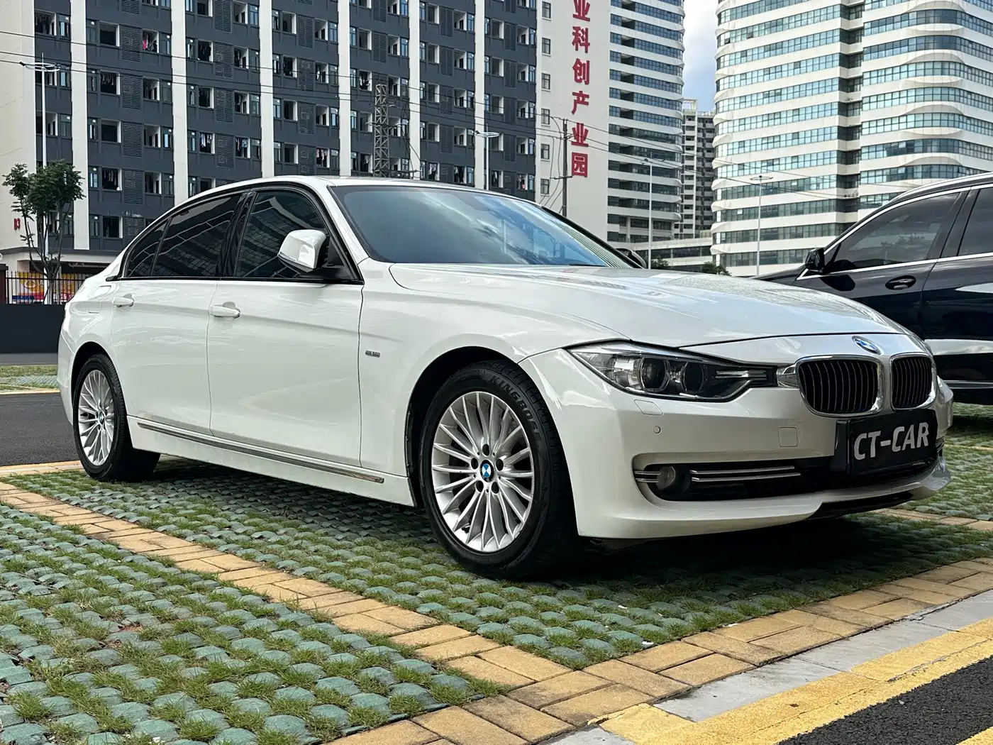Фото 3 - BMW 3 Series