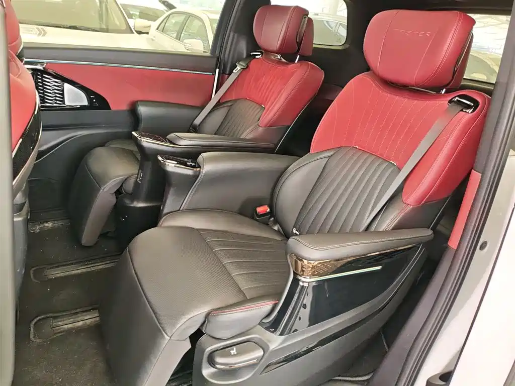 GAC Trumpchi Trumpchi M8 2023 Model Master Series 400T Ultimate Edition фото 17
