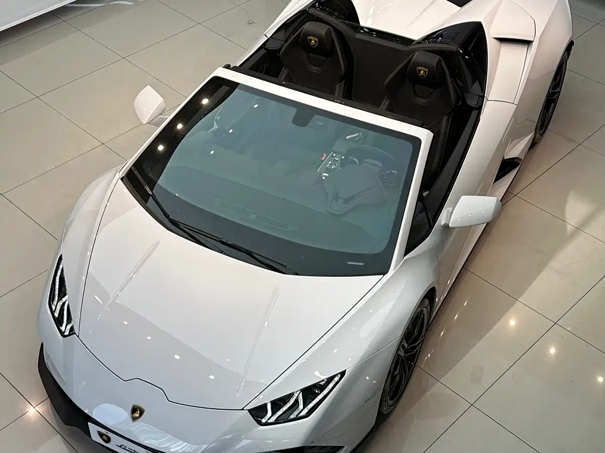 LAMBORGHINI HURACÁN