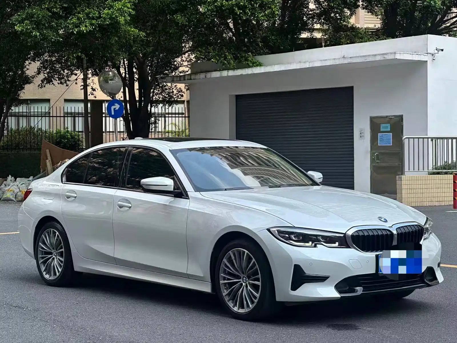 Photo 1 - BMW 3 Series