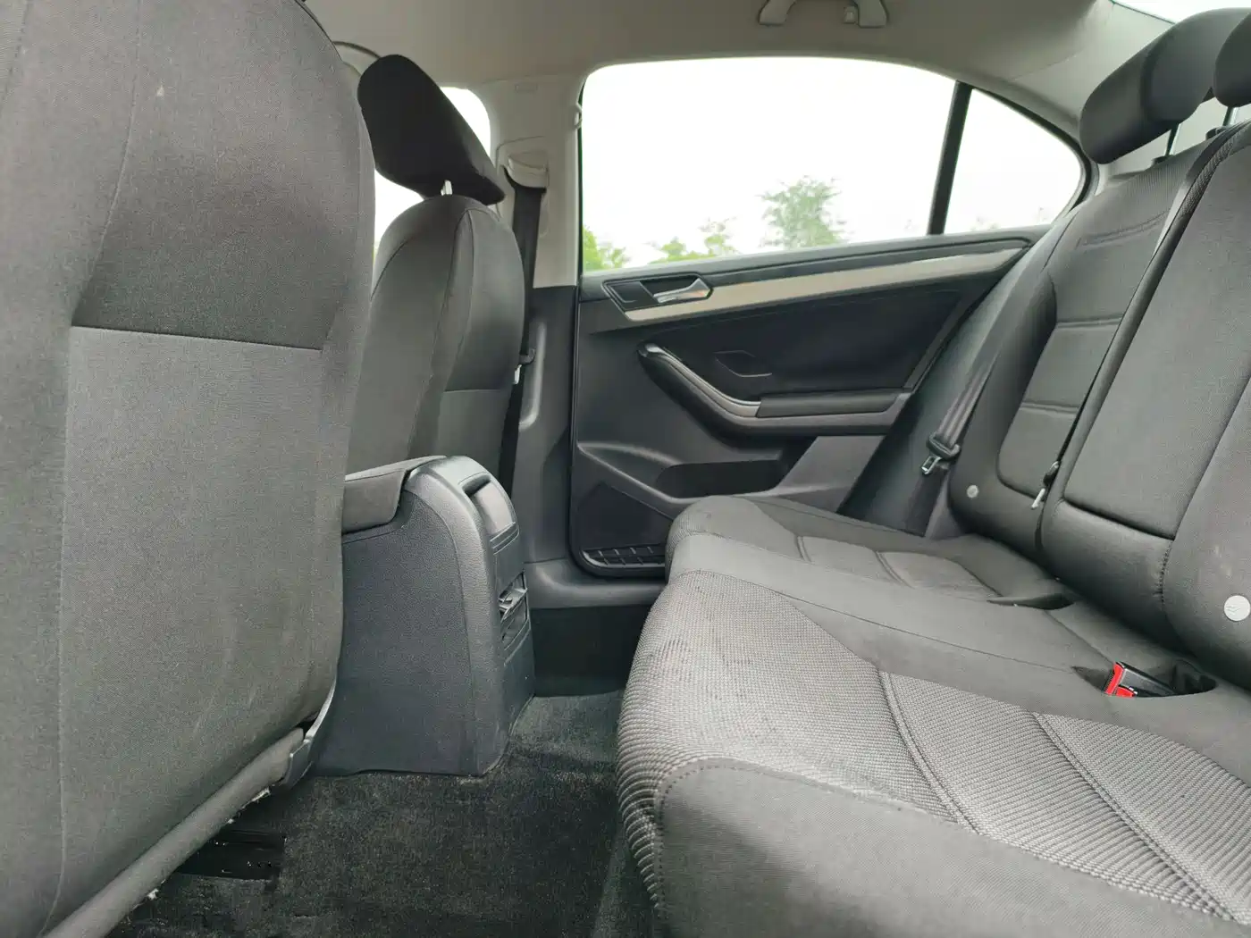 Volkswagen Sagitar 2018 1.6L Automatic Fashion фото 16