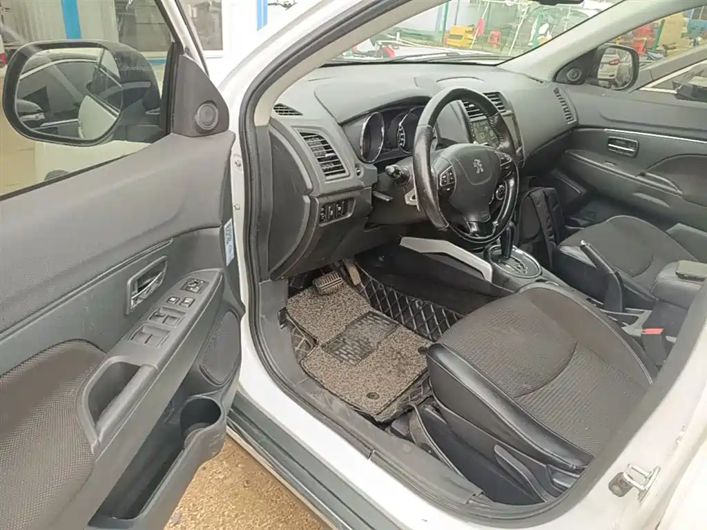 Peugeot 4008 (Import) 2013 2.0L 4WD Fashion фото 15