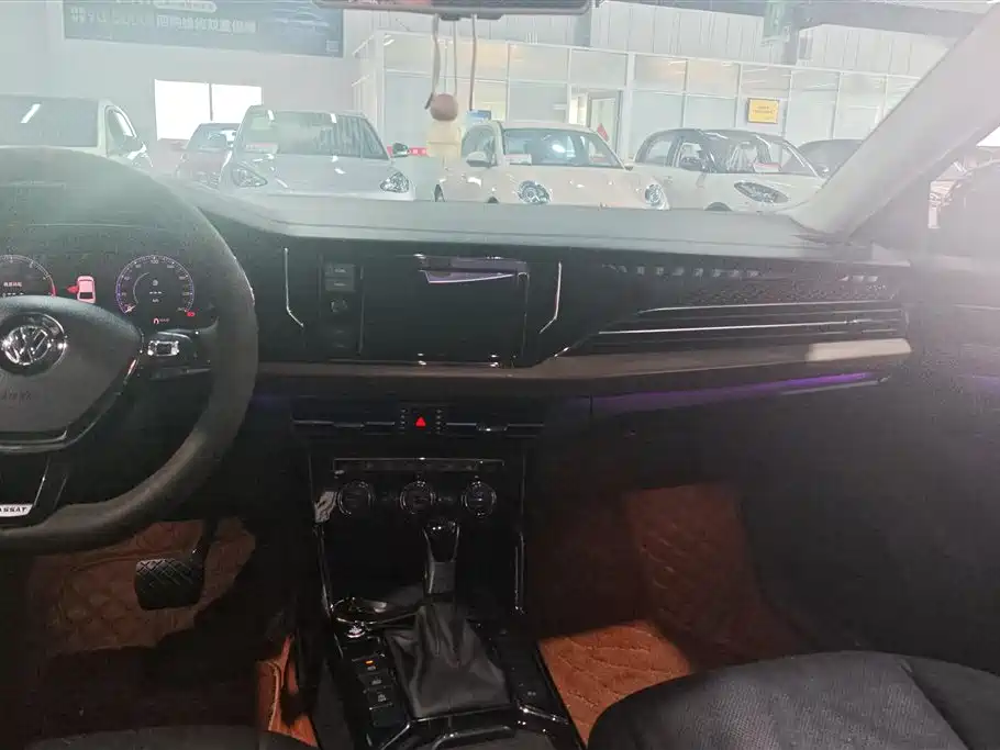Volkswagen Passat 2019 Model 330TSI Luxury Edition China V фото 13