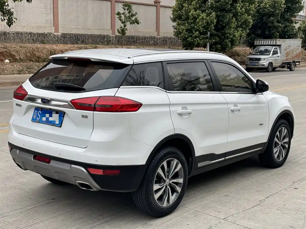 Фото 3 - Geely Boyue