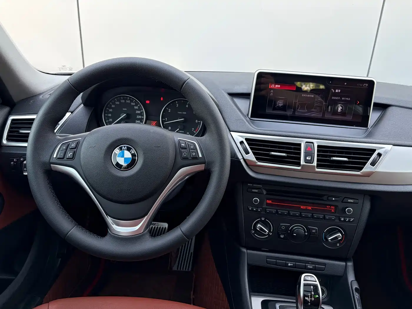 BMW X1 2014 sDrive18i Fashion Edition фото 10