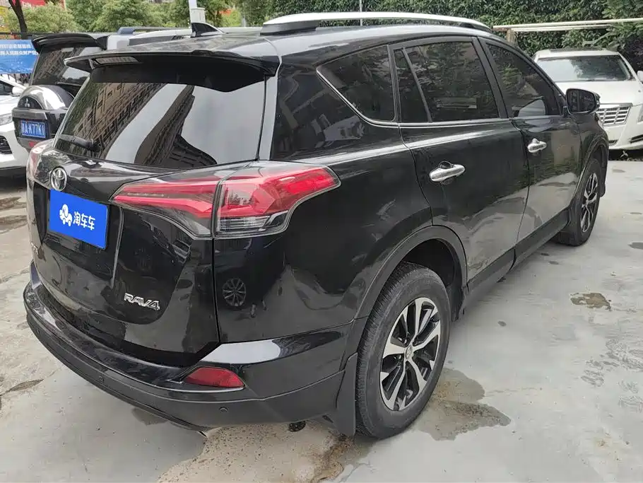 Toyota RAV4 Rongfang 2016 2.0L CVT 2WD Trend (China V) фото 3