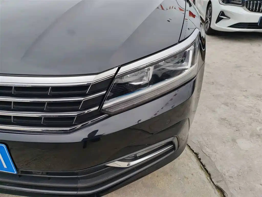 Volkswagen Passat 2017 330TSI DSG Prestige фото 24