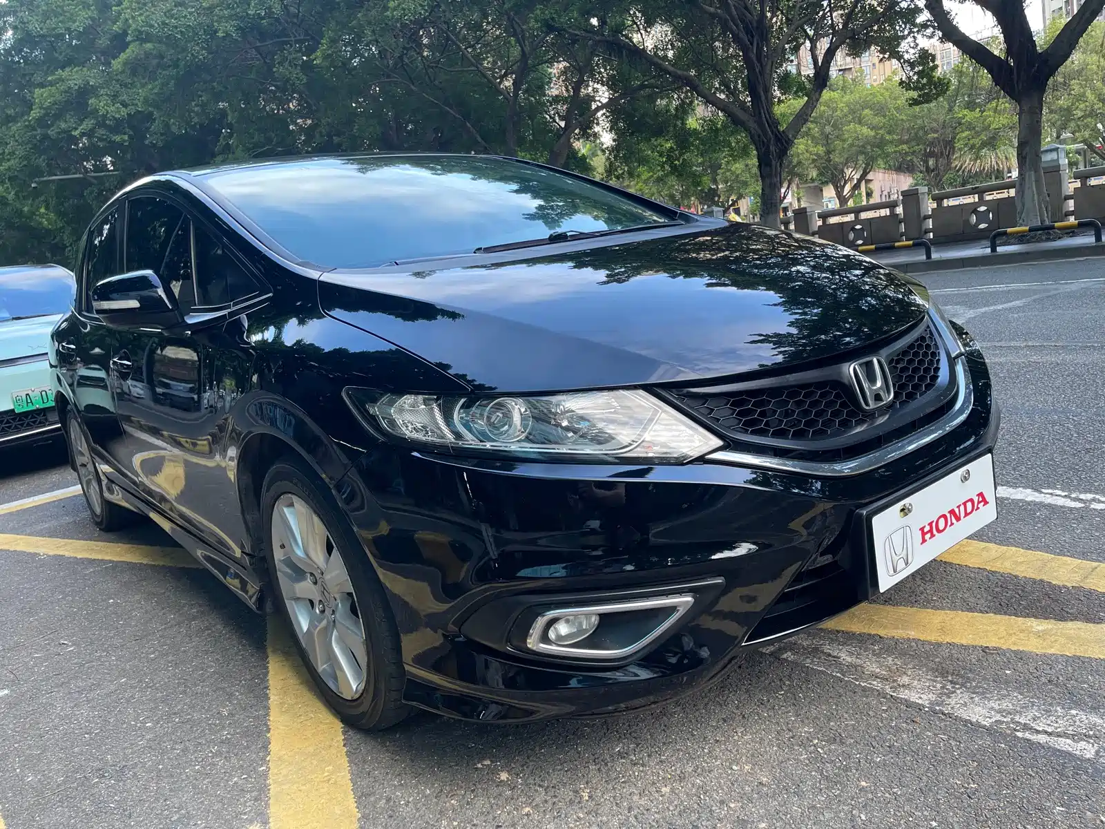 Фото 3 - Honda Jade