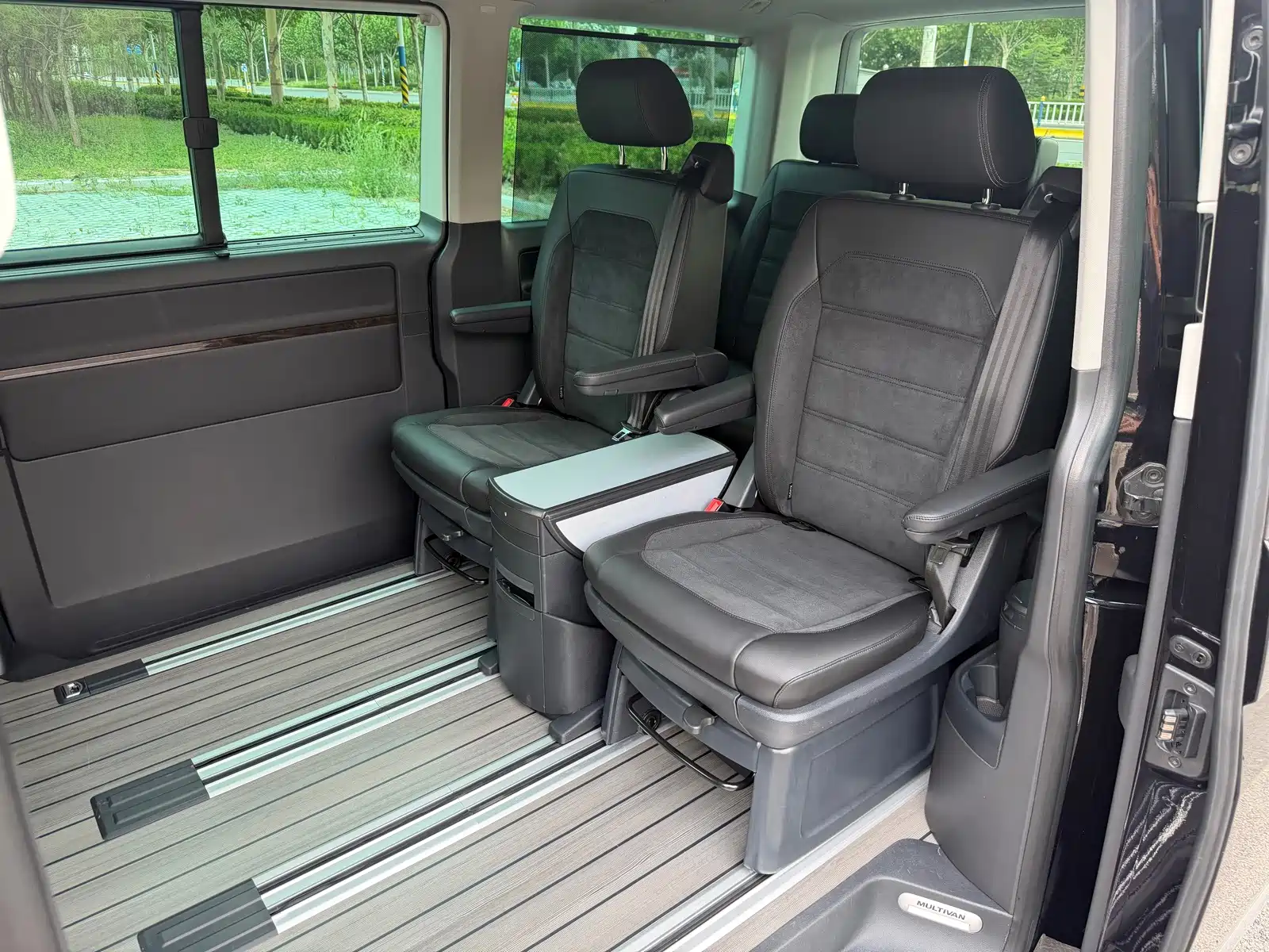 Фото 22 - Volkswagen Multivan