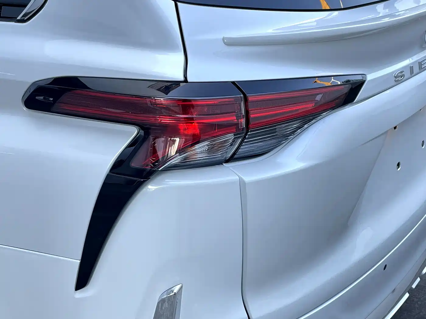 Toyota Sienna 2024 2.5L Hybrid Comfort Edition фото 6