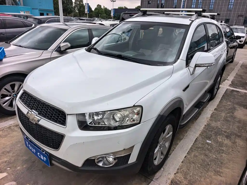 Chevrolet Captiva 2012 2012 Model 2.4L 2WD Urban Edition 5-Seater