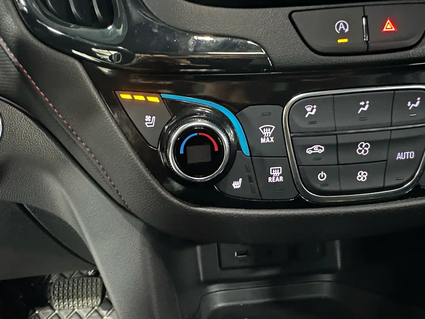 Chevrolet Equinox 2021 550T RS 4WD Intelligent Defender Edition фото 23