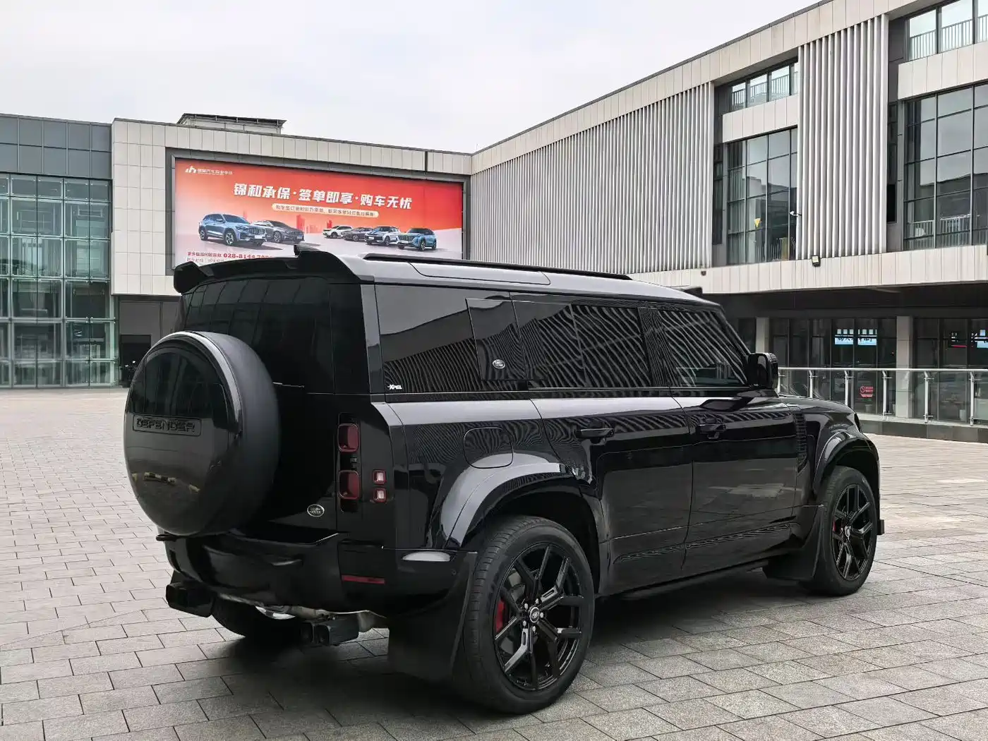 Land Rover Defender 2024 110 3.0T P400 X-DYNAMIC HSE фото 8