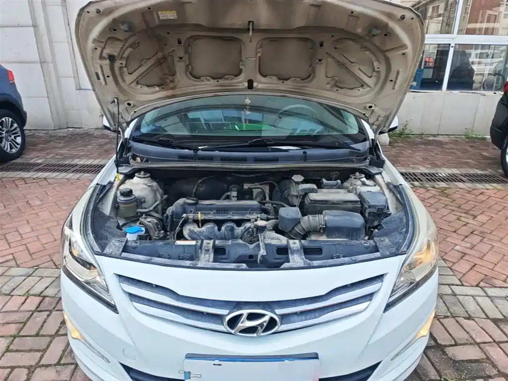 Hyundai Verna 2014 1.4L Manual Smart GLS фото 20