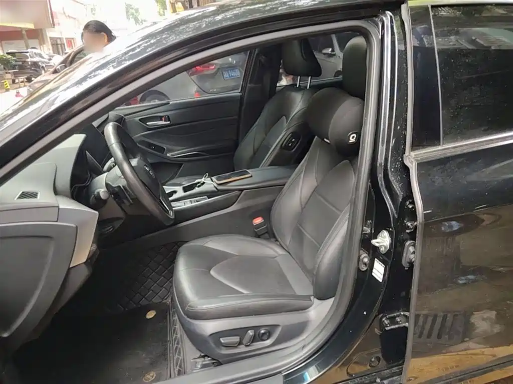Toyota Avalon 2023 2.5L Luxury Edition фото 15